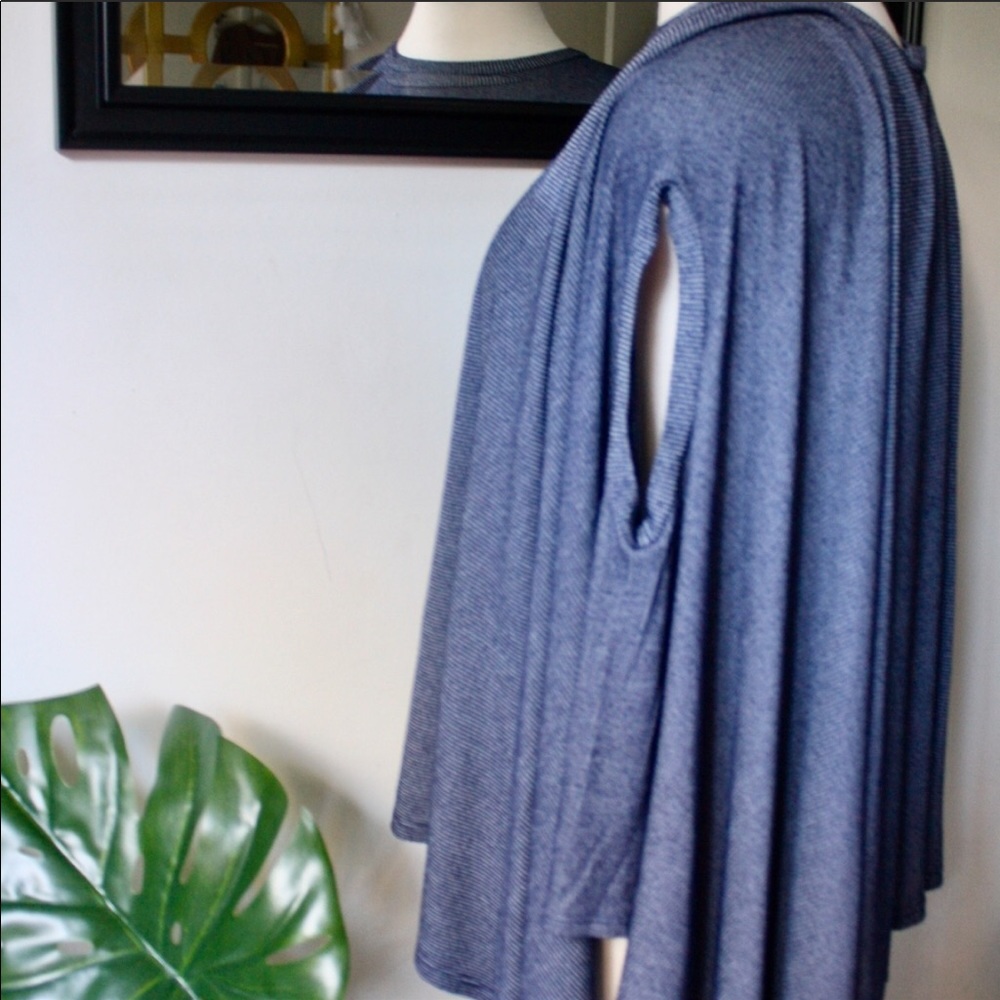 Poncho Top - Picture 2 of 4